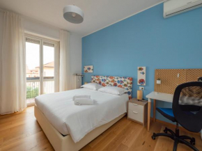 Xenia Apartments - Colorful suite in Città Studi area